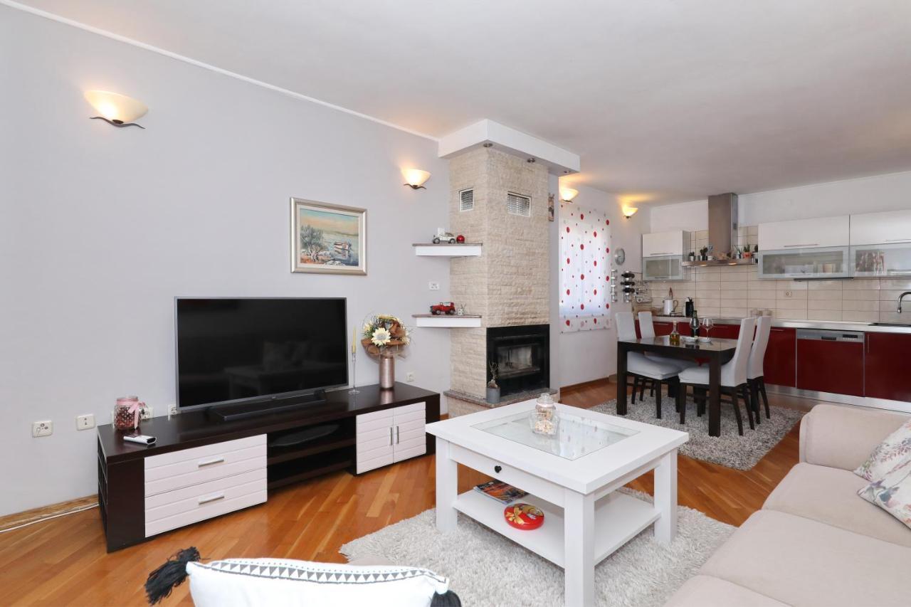 Sea Relaxing Apartment Bibinje Esterno foto